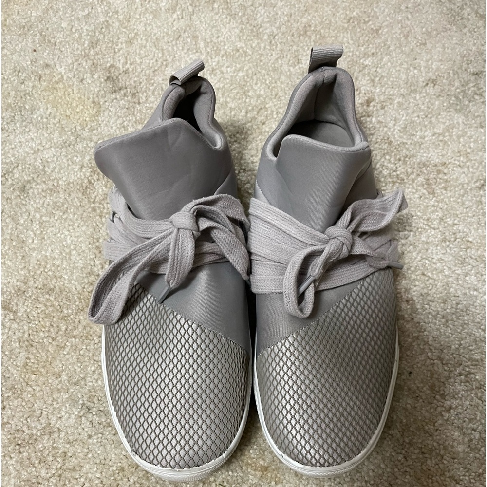 Brash sneakers size 7
